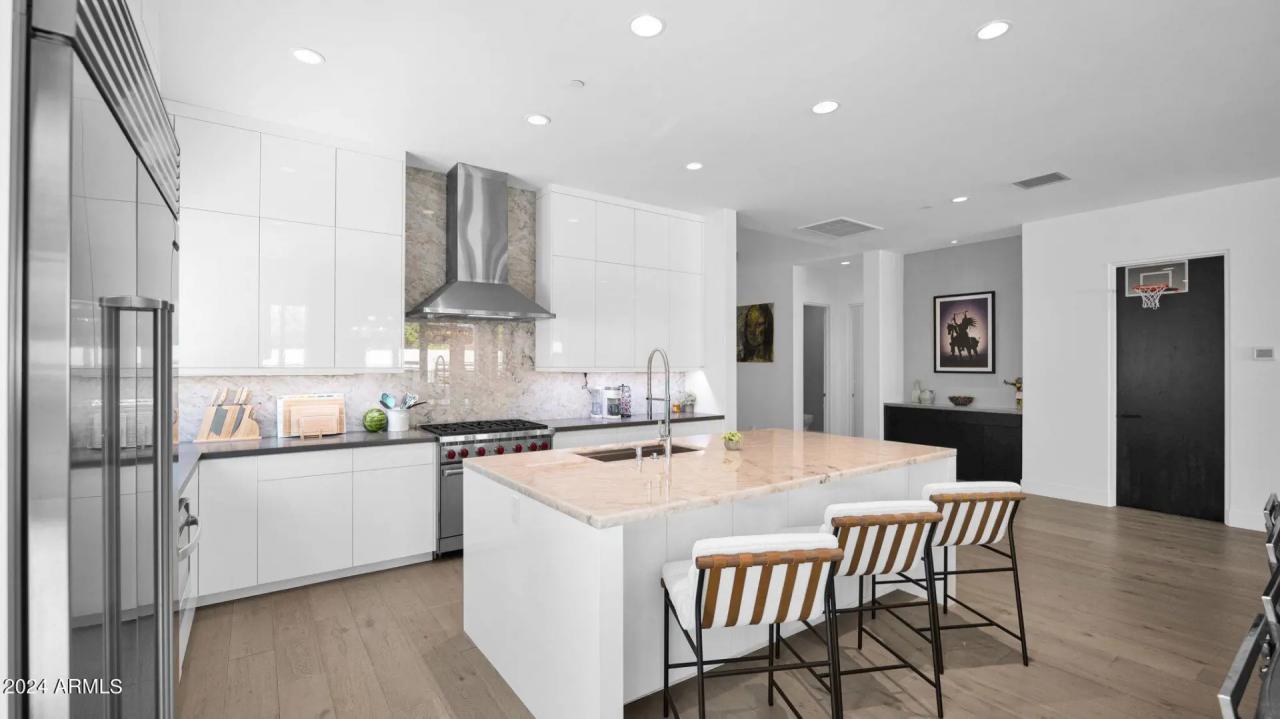Real Estate Picture 19