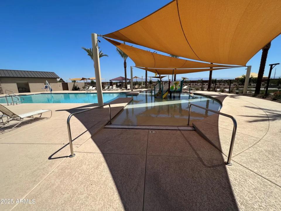 Real Estate Picture 17