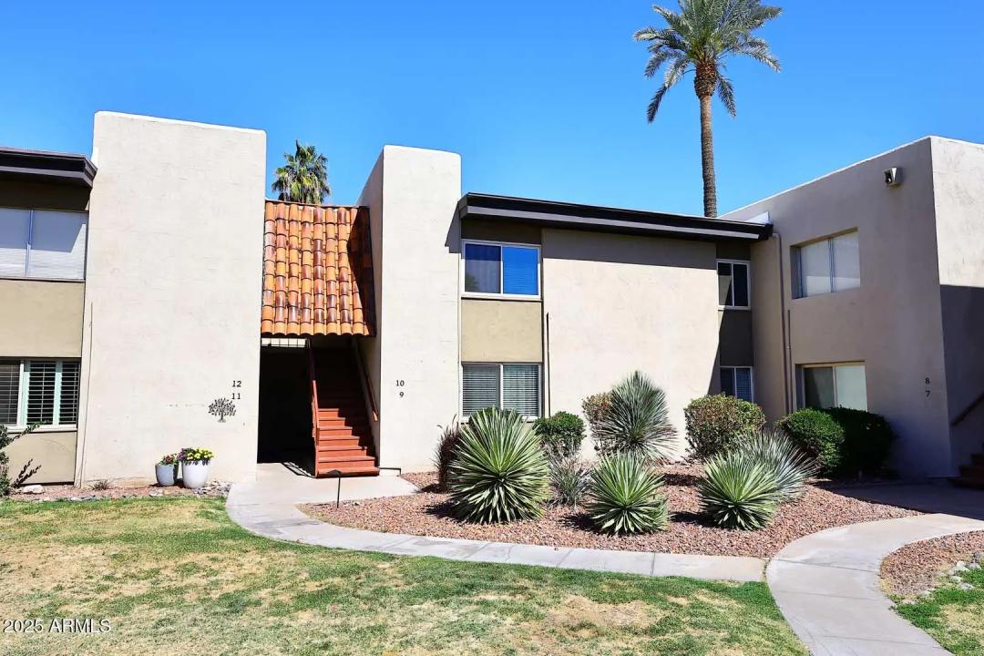 Real Estate Picture 18
