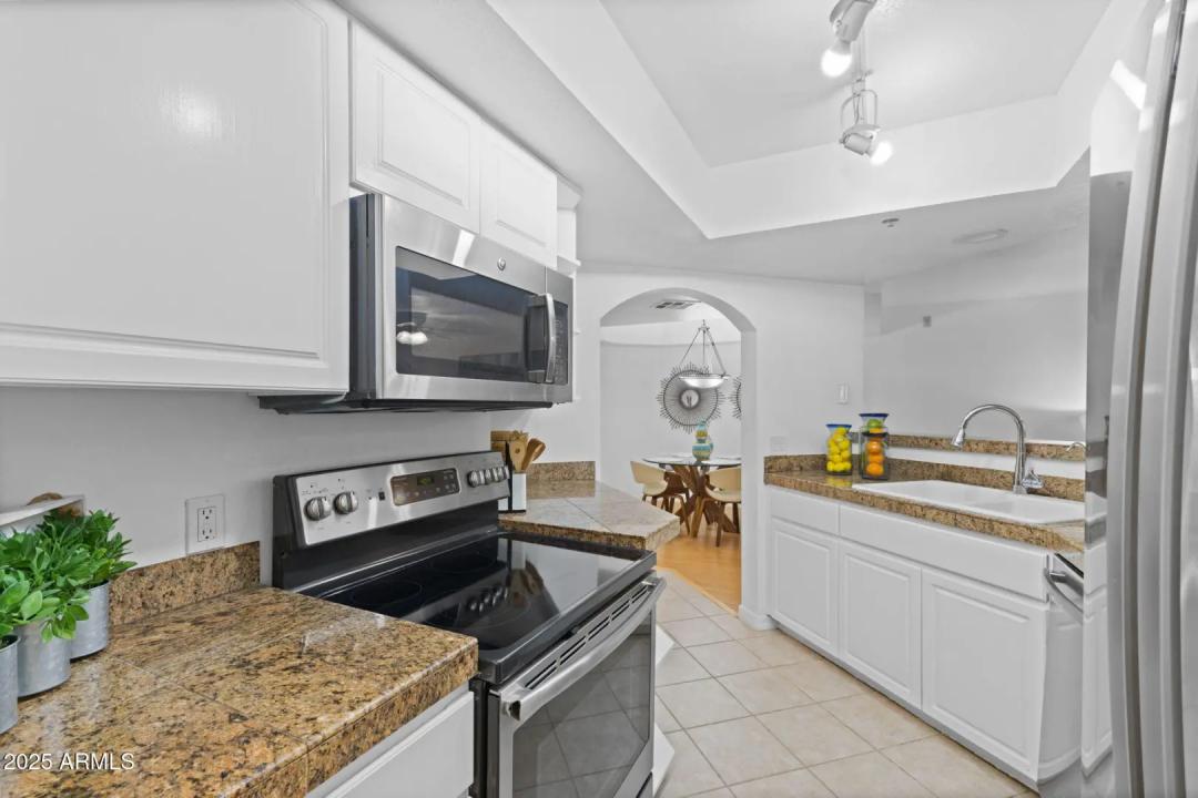 Real Estate Picture 9