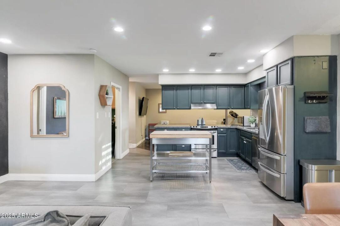 Real Estate Picture 11