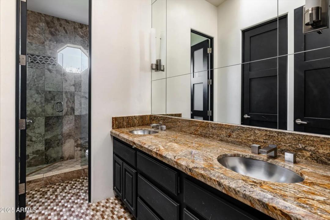 Real Estate Picture 25