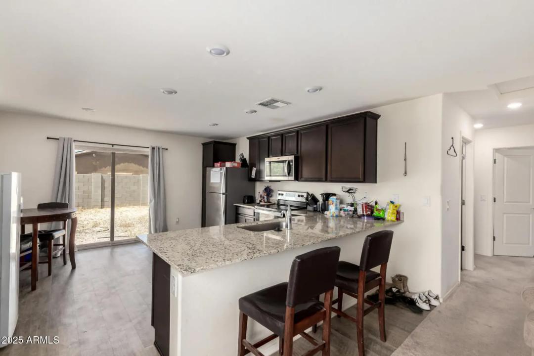Real Estate Picture 5