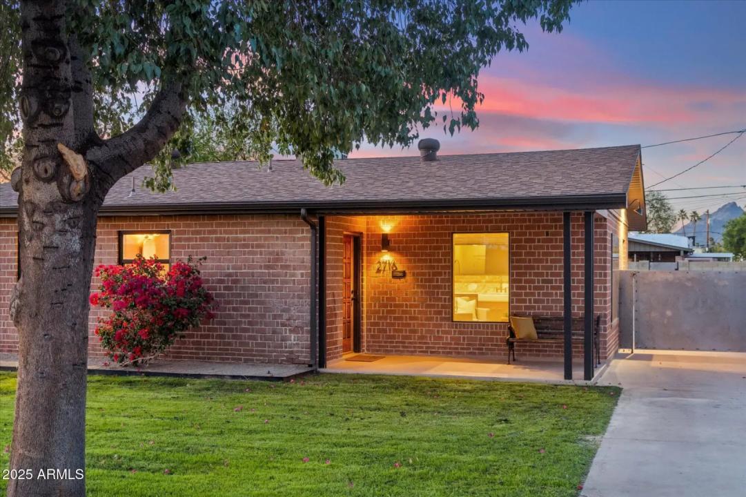 Real Estate Picture 12