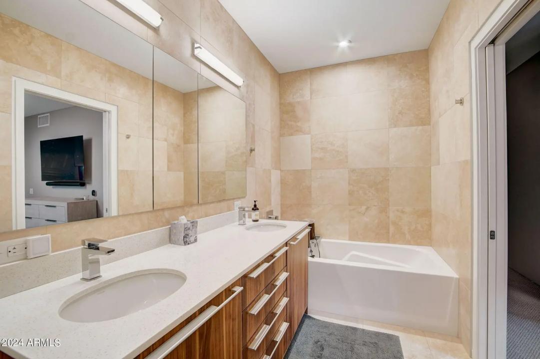 Real Estate Picture 16