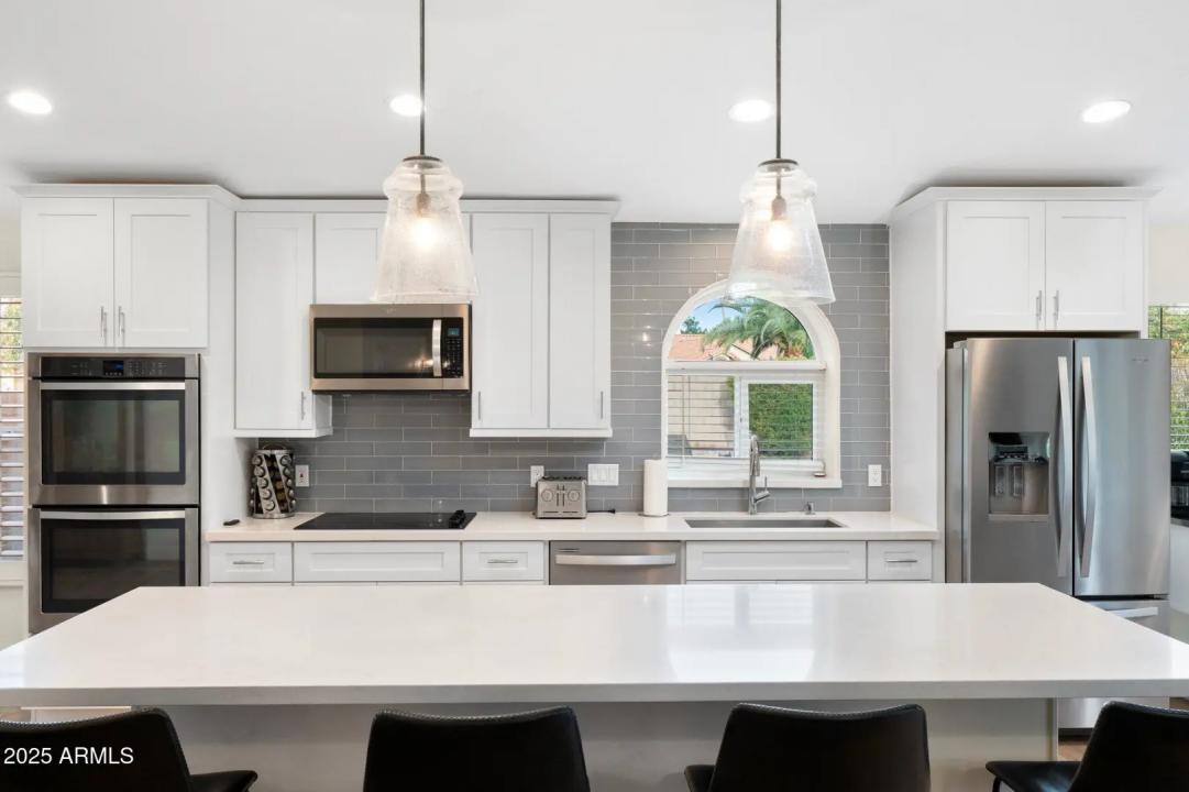 Real Estate Picture 8
