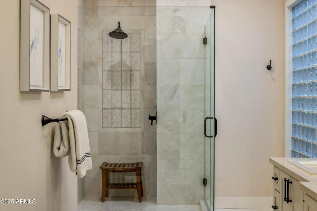 Real Estate Picture 6