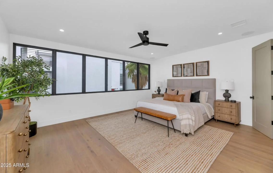 Real Estate Picture 12