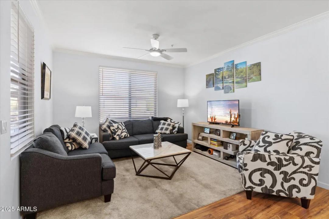 Real Estate Picture 12