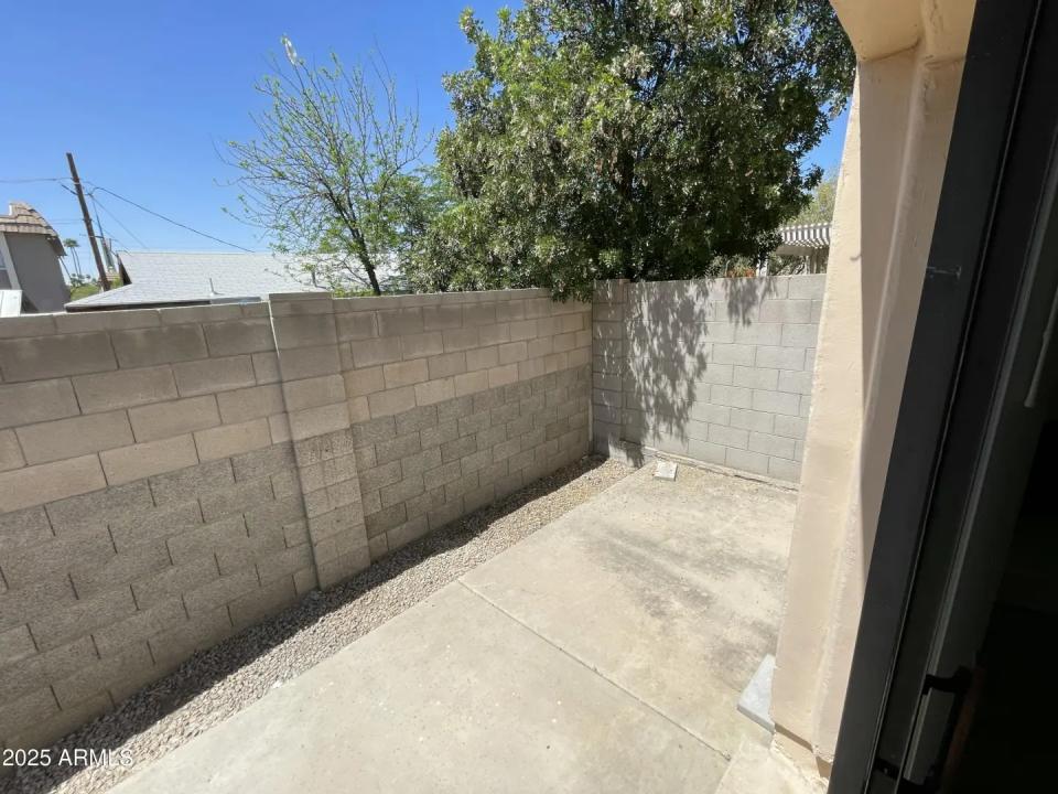 Real Estate Picture 18