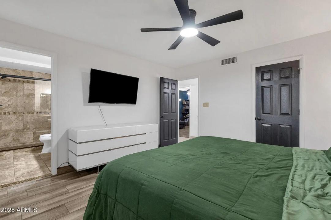 Real Estate Picture 14