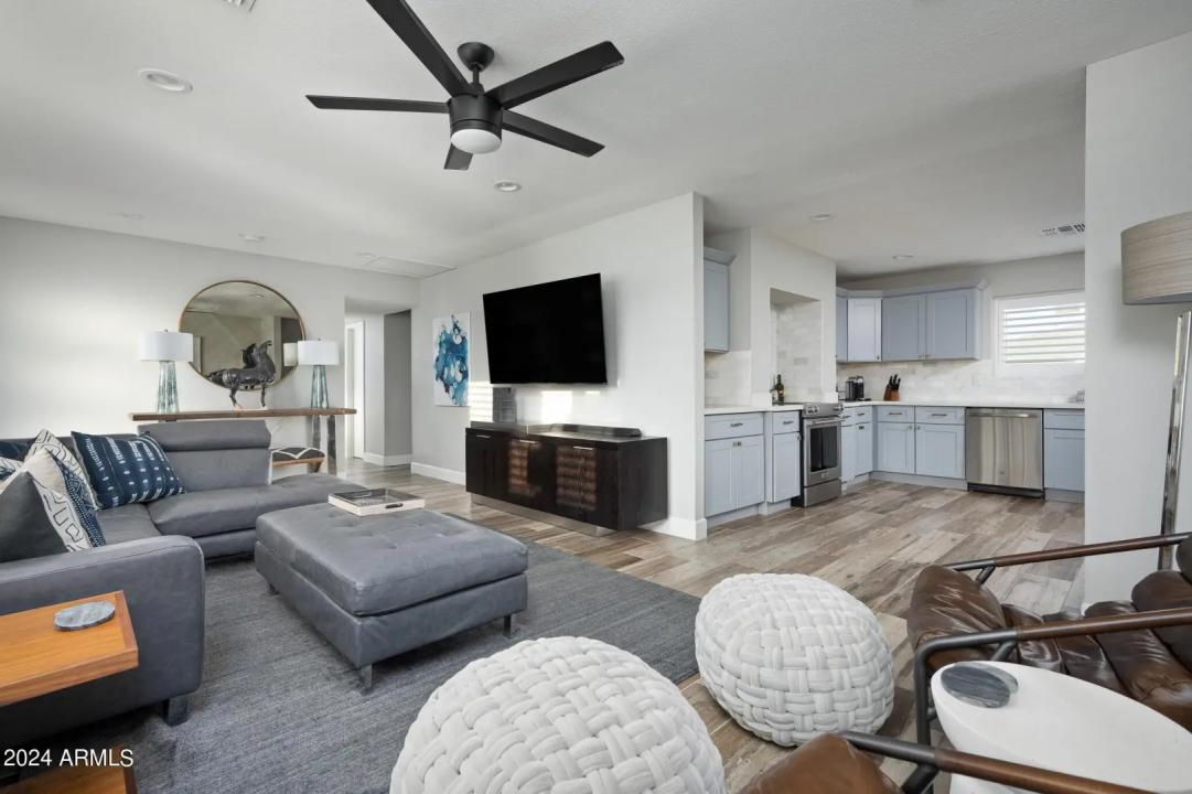Real Estate Picture 9