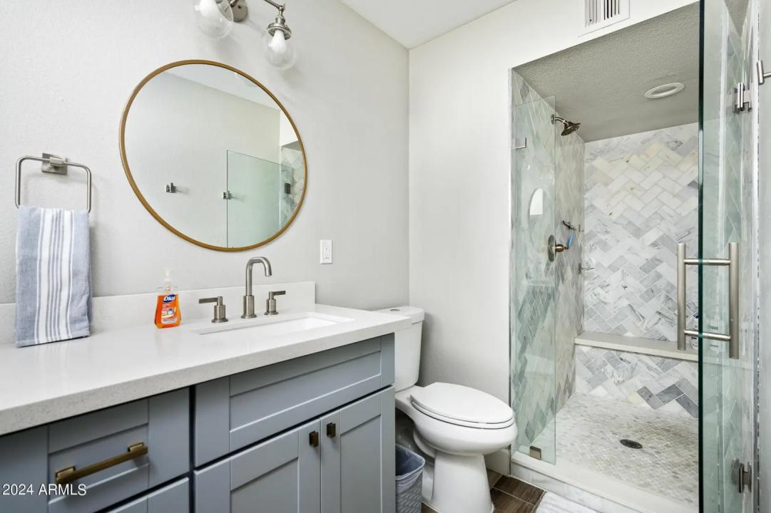 Real Estate Picture 15