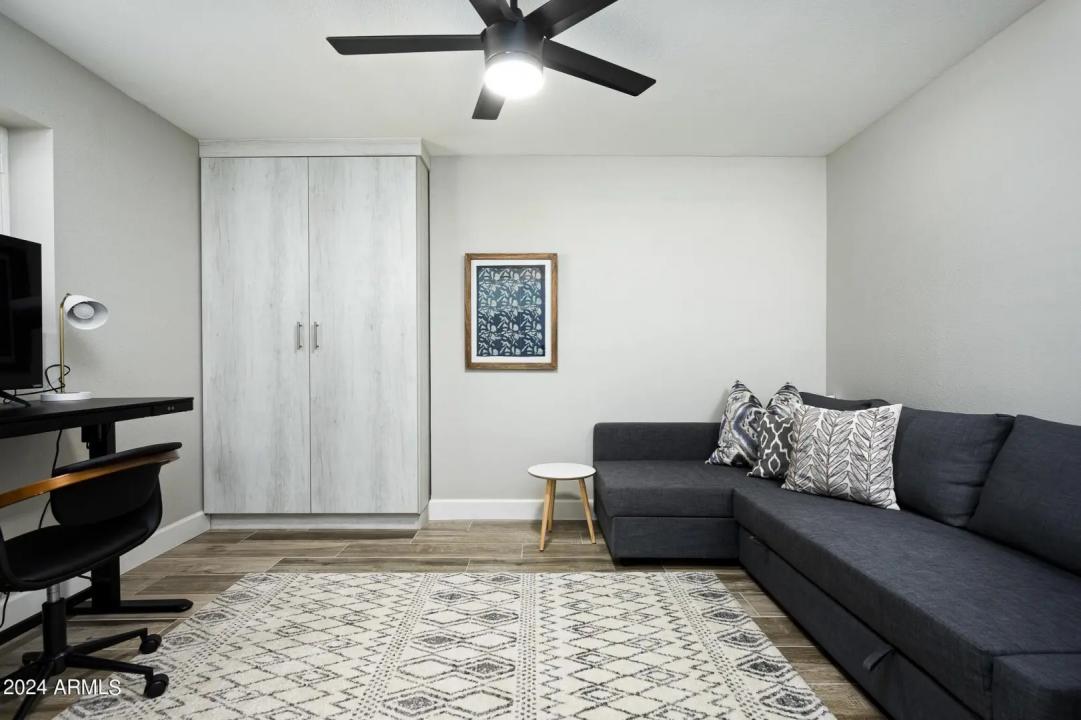 Real Estate Picture 17