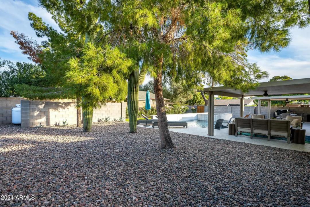 Real Estate Picture 33