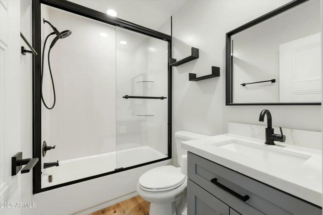 Real Estate Picture 22