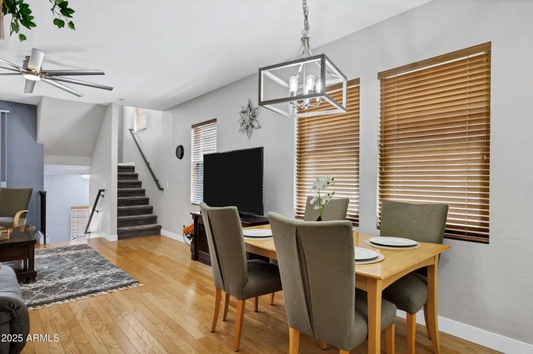 Real Estate Picture 14