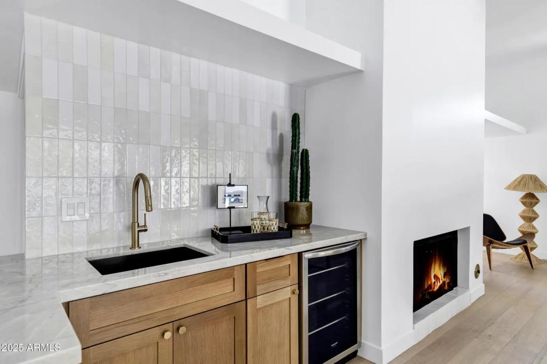 Real Estate Picture 8