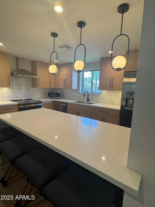 Real Estate Picture 3