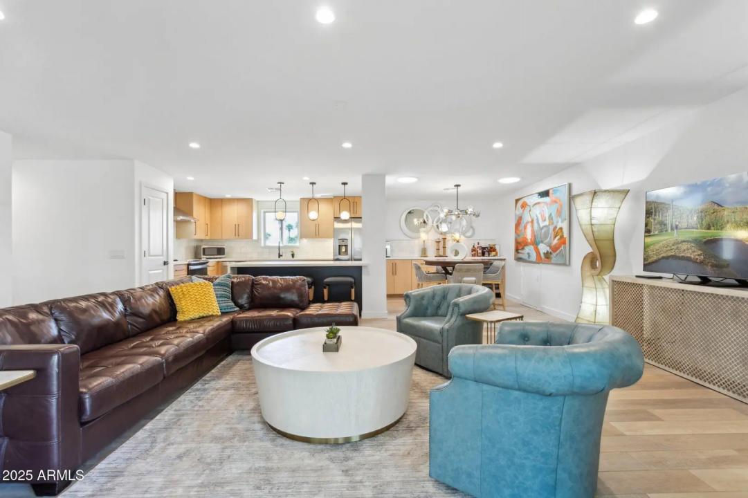 Real Estate Picture 4