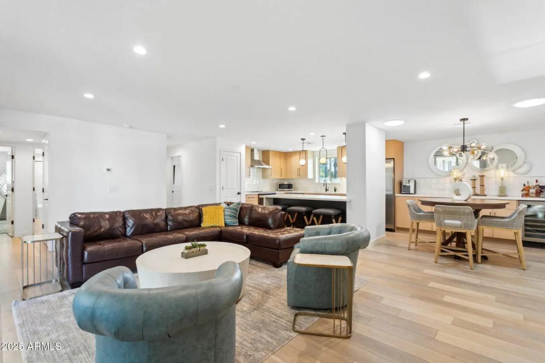 Real Estate Picture 7