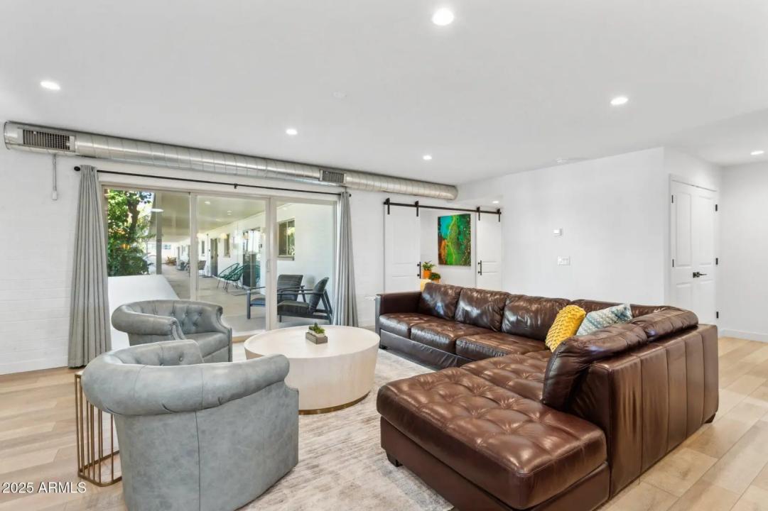 Real Estate Picture 3