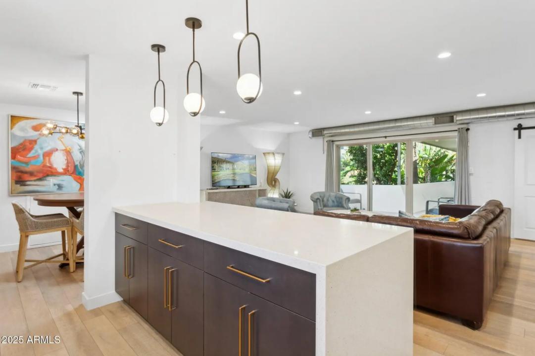 Real Estate Picture 10