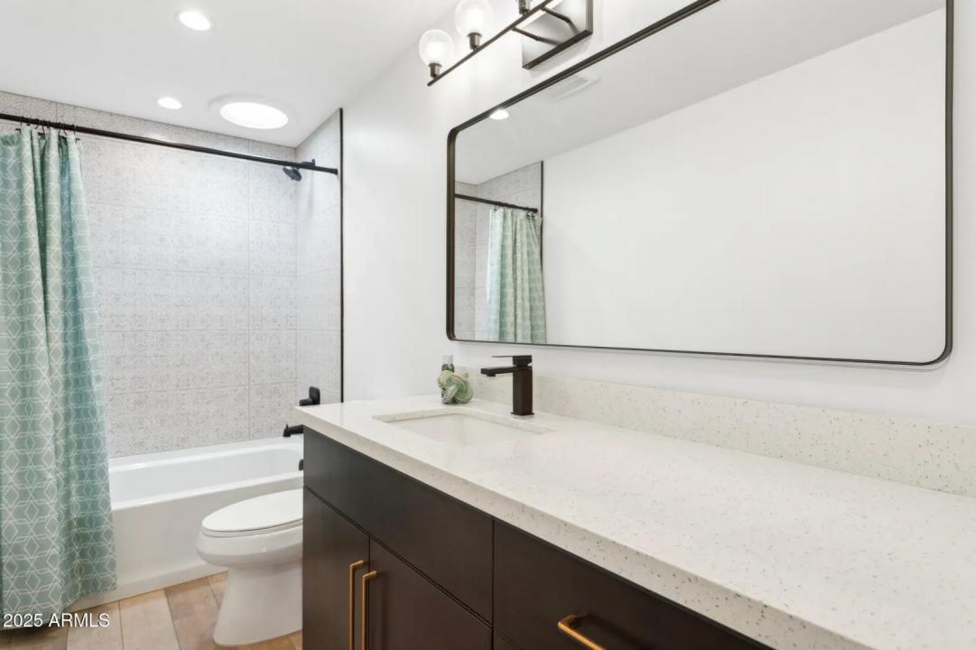 Real Estate Picture 18
