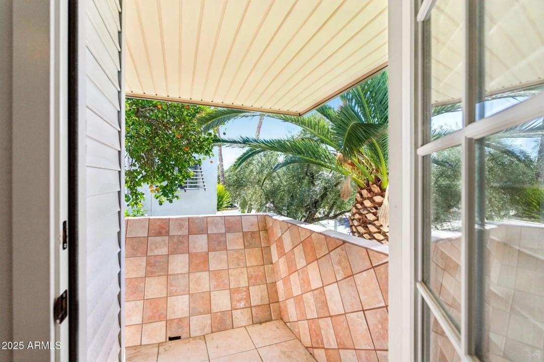 Real Estate Picture 14