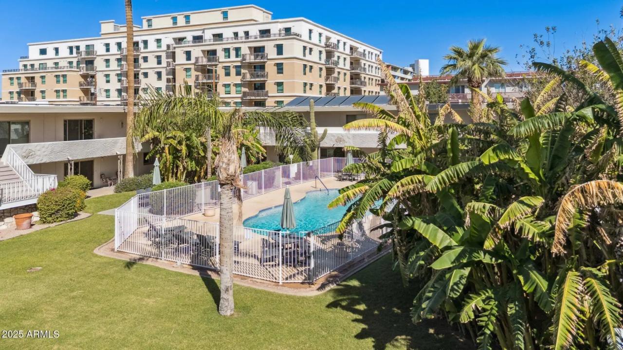 Real Estate Picture 24