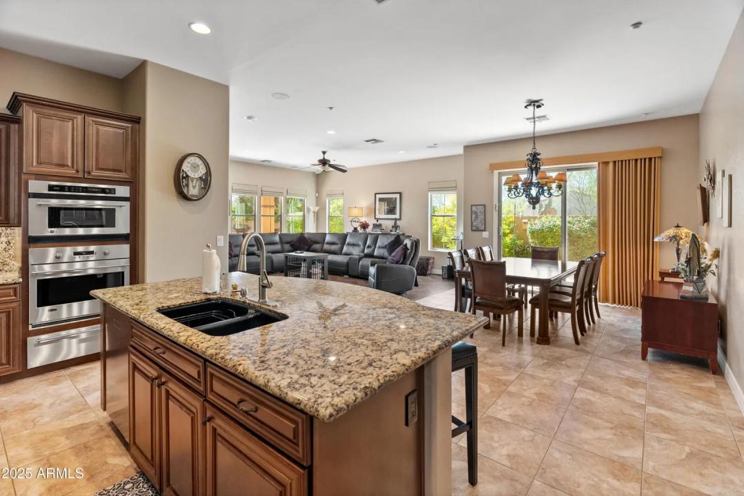 Real Estate Picture 7