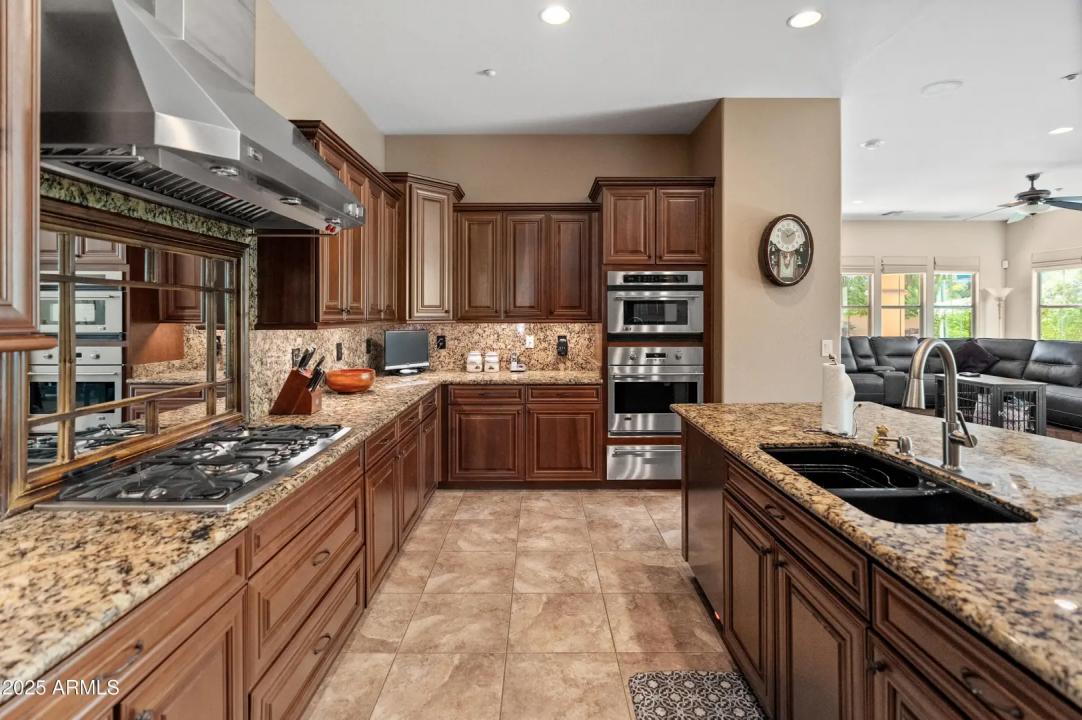 Real Estate Picture 6
