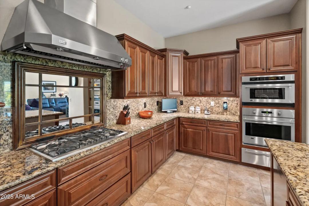 Real Estate Picture 5