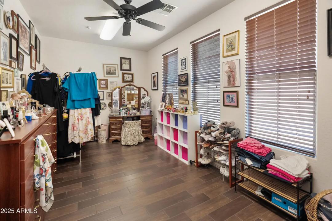 Real Estate Picture 24