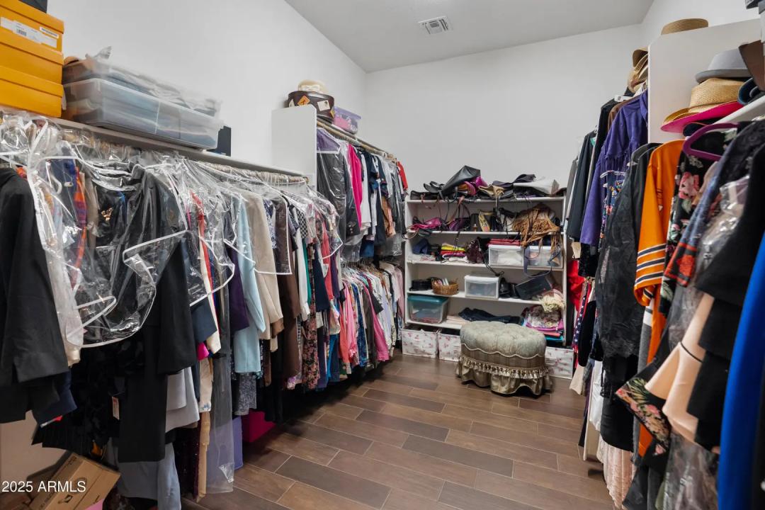 Real Estate Picture 23