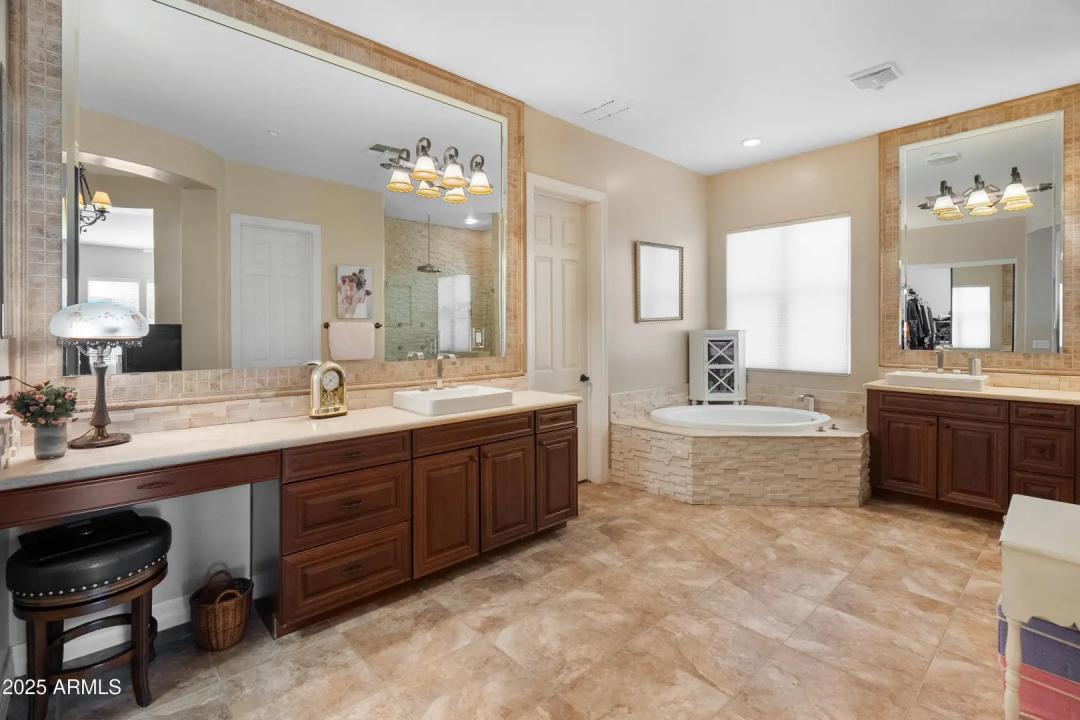 Real Estate Picture 19