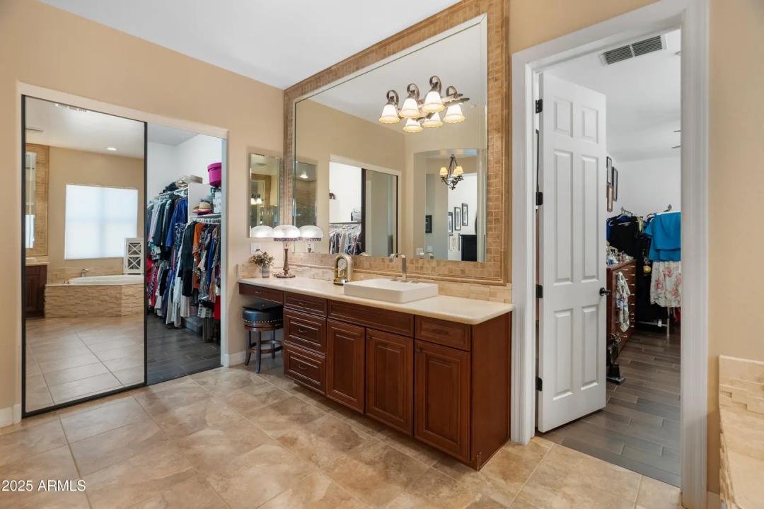 Real Estate Picture 22