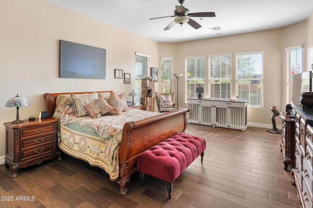 Real Estate Picture 18
