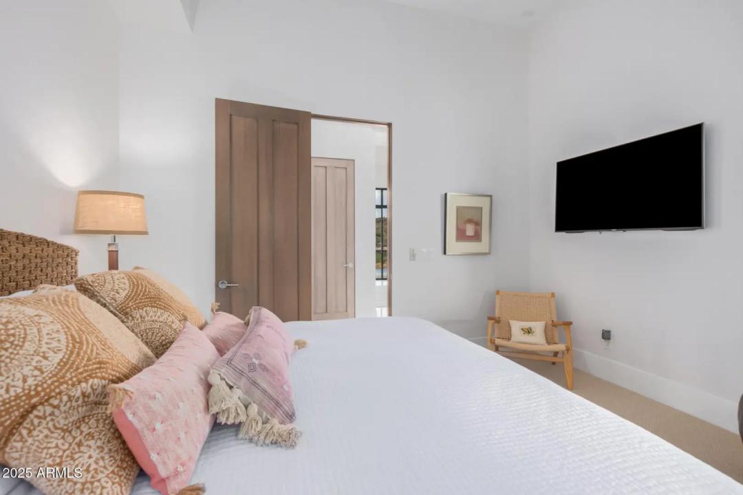 Real Estate Picture 26