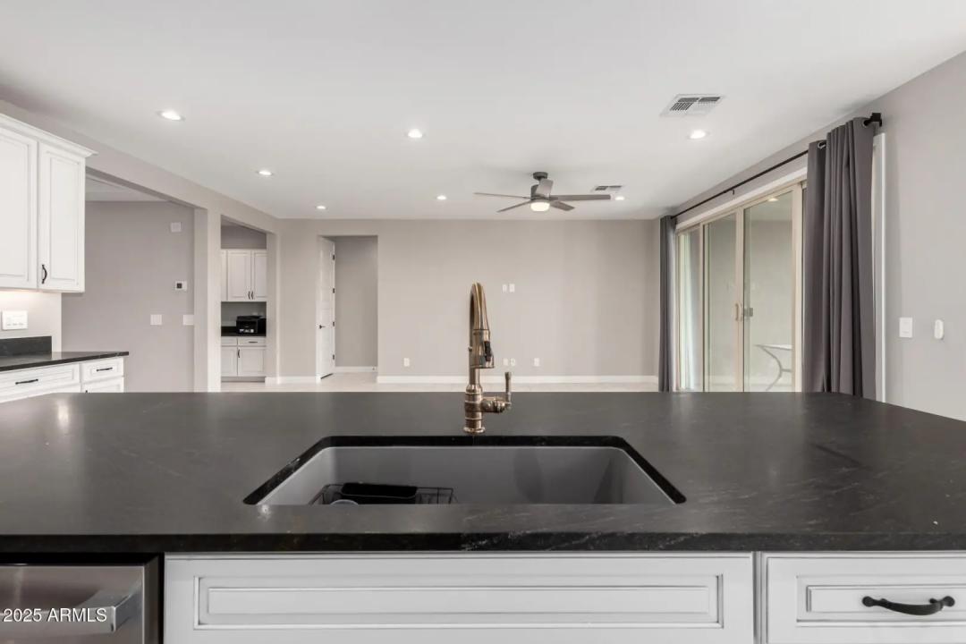 Real Estate Picture 9