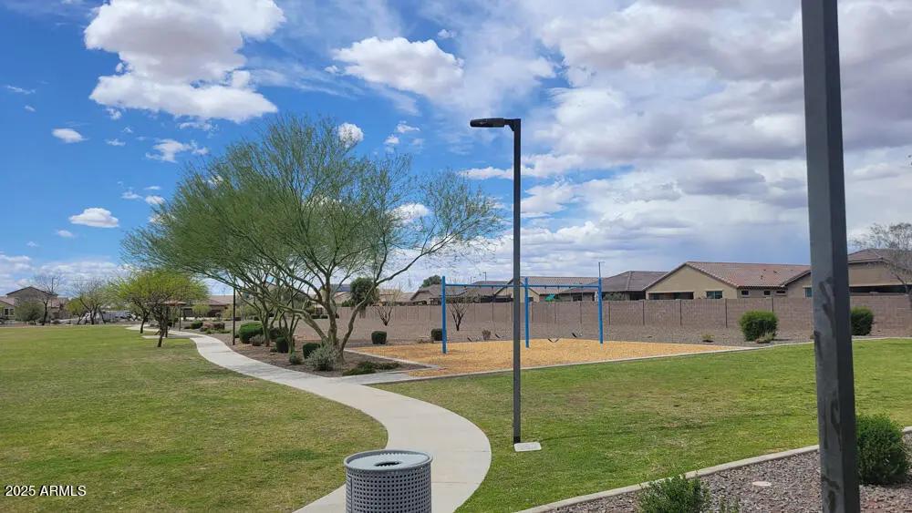 Real Estate Picture 19