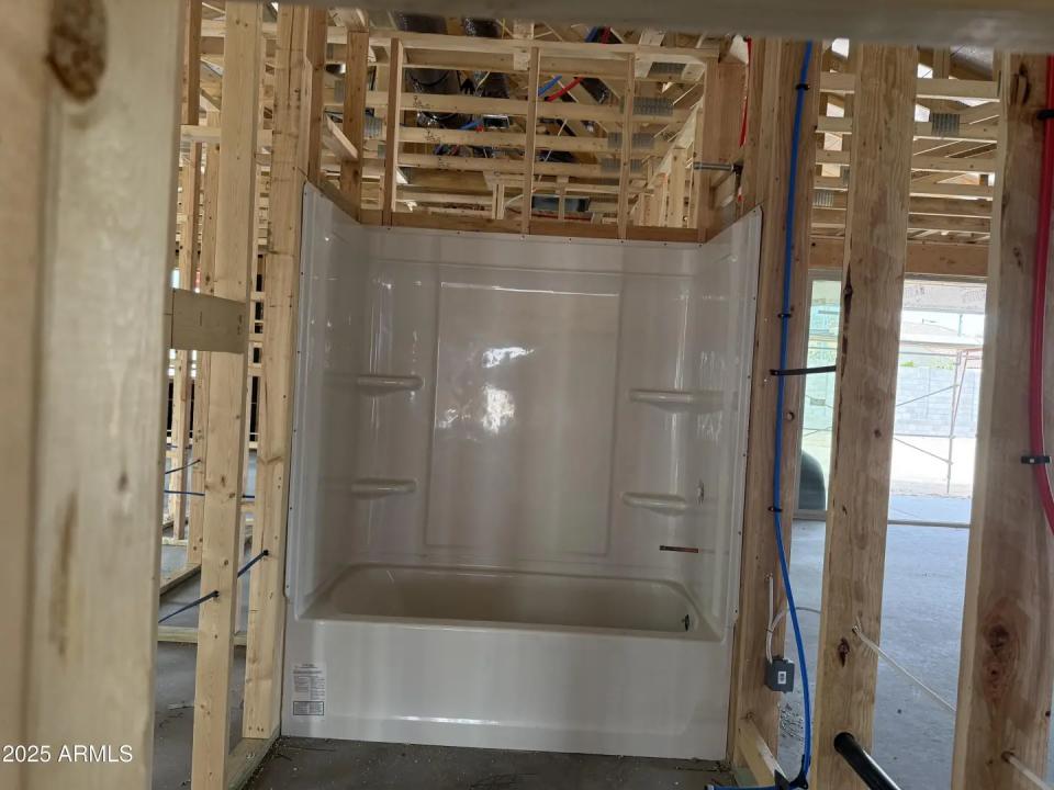Real Estate Picture 11