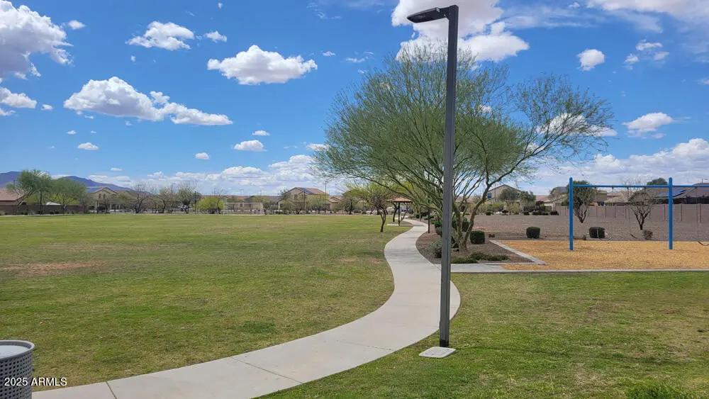 Real Estate Picture 24