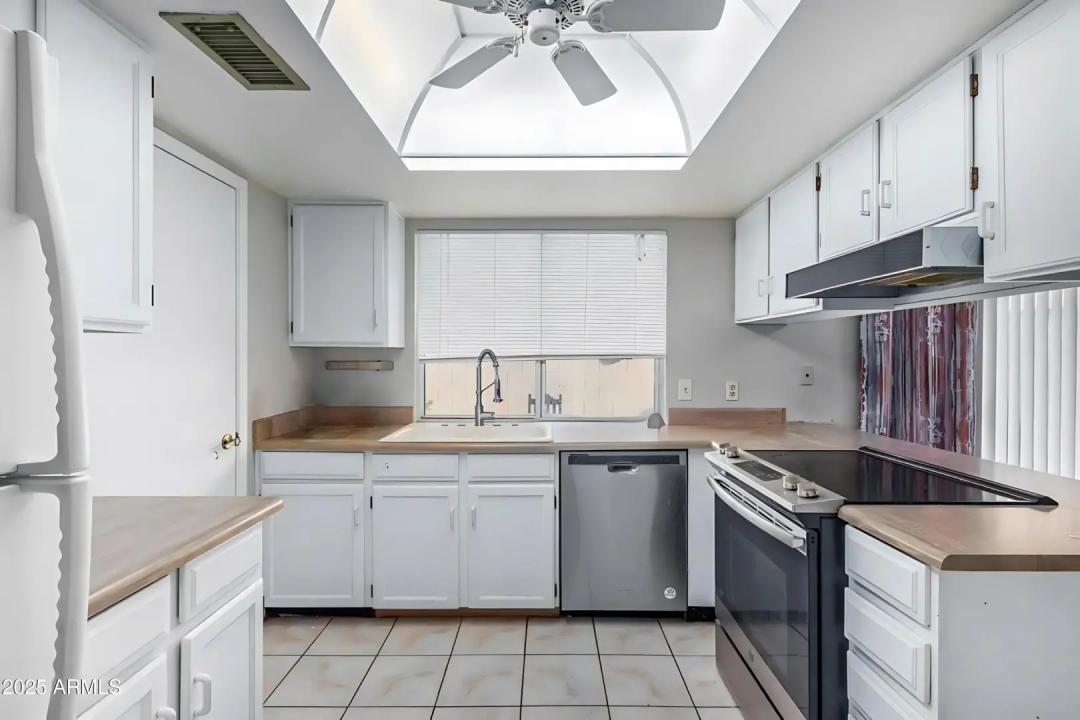 Real Estate Picture 6