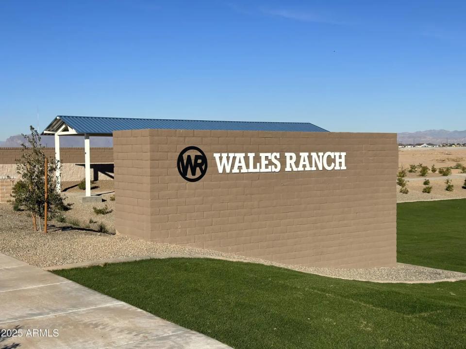 Real Estate Picture 5