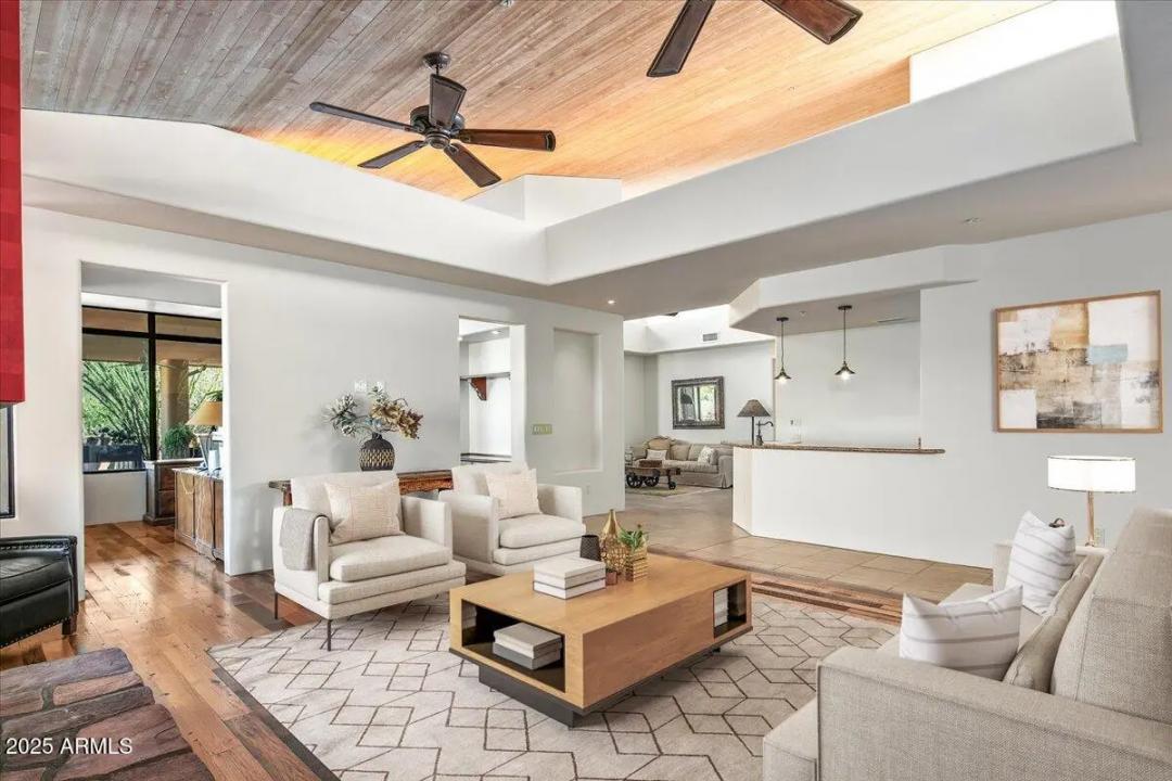 Real Estate Picture 5