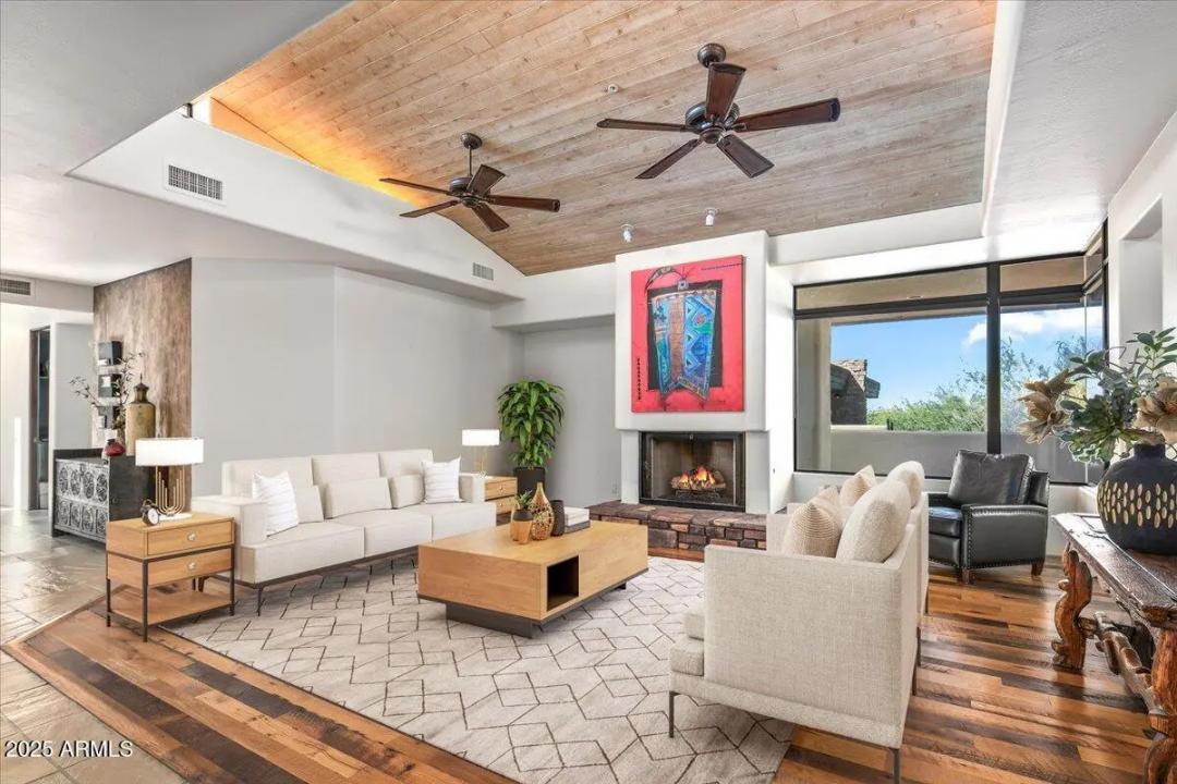 Real Estate Picture 16