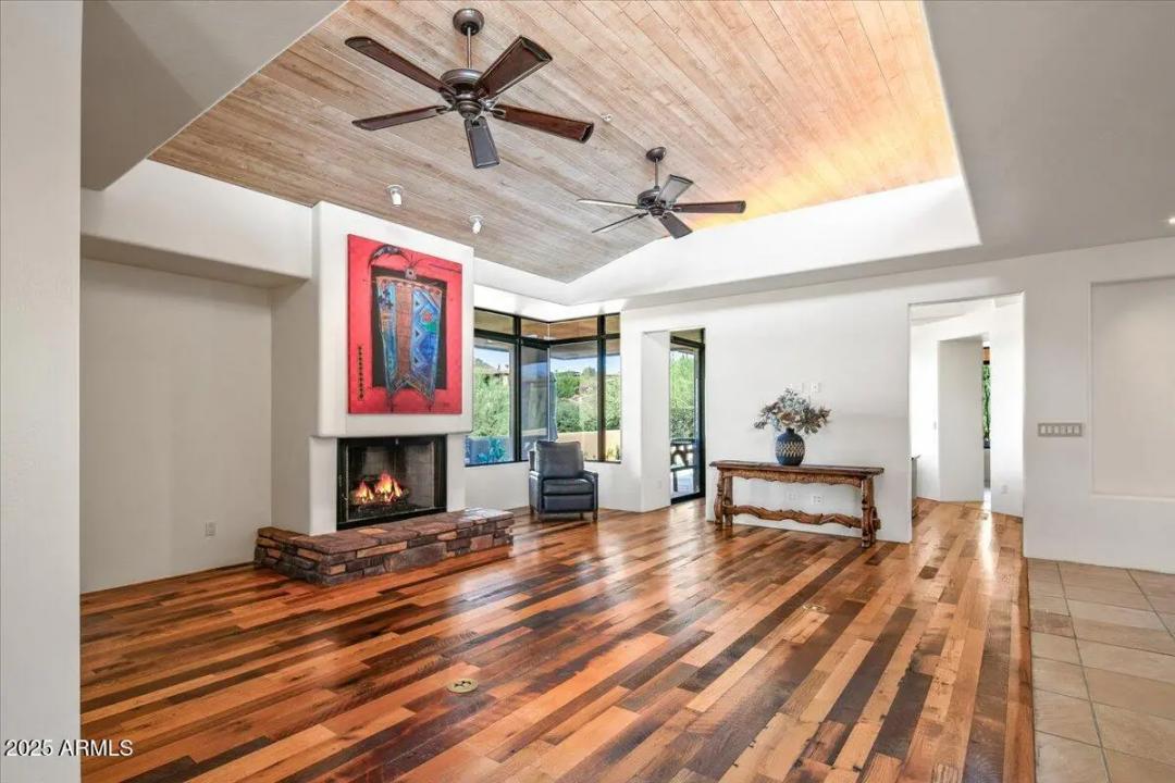 Real Estate Picture 50