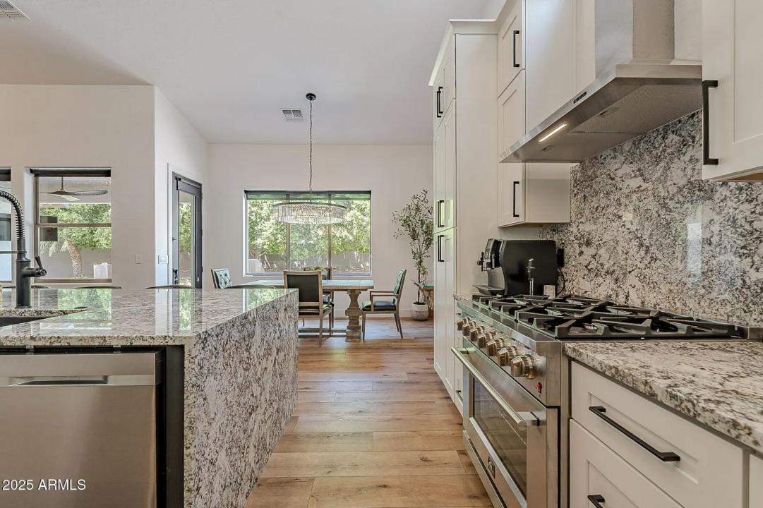 Real Estate Picture 12