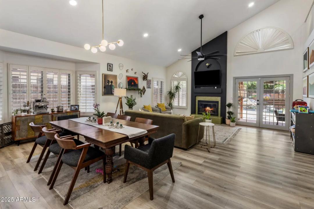 1633 W ACOMA Drive Phoenix AZ 85023